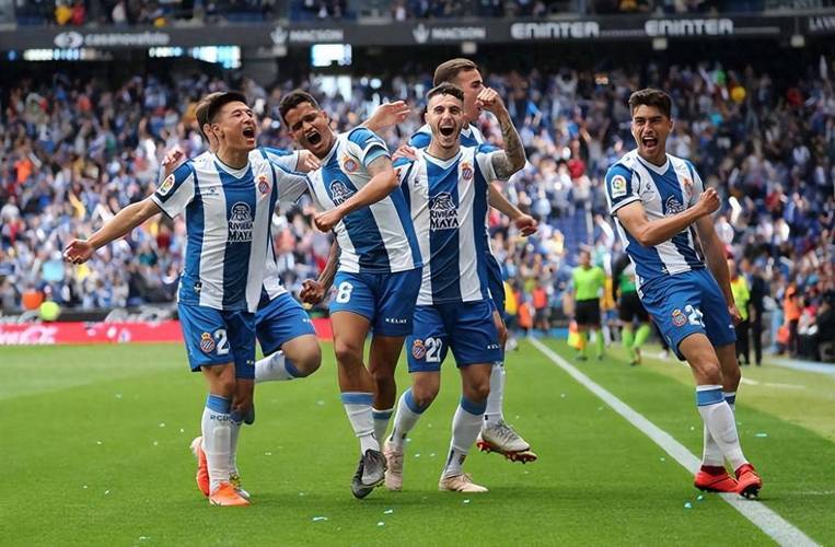 22:15 锁定！西甲强弱对话：埃尔切主场胜率超六成，塞尔塔客场低迷能否破局？